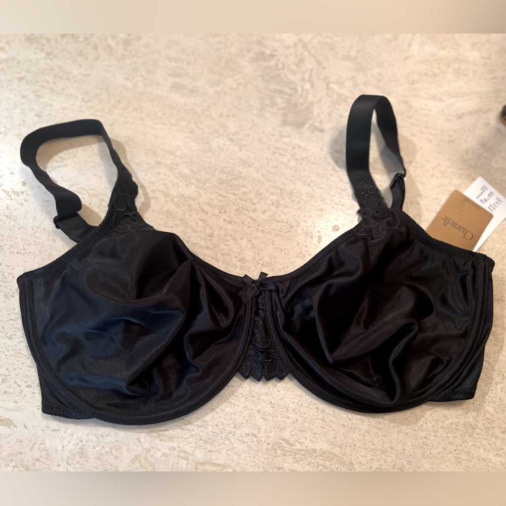 Chantelle black bra